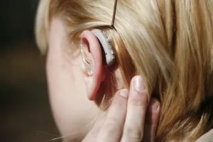 Чем отличается слуховой аппарат от усилителя звука