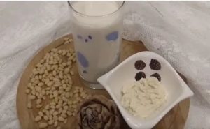 Кедровая шишка в молоке от кашля