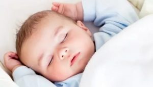 Почему новорожденный часто дышит во сне