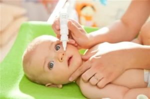 Как правильно закапать капли в нос ребенку