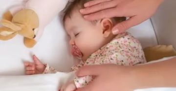 Ребенок спит при высокой температуре