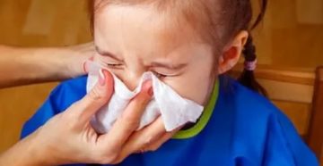Сопли и чихание у ребенка без температуры
